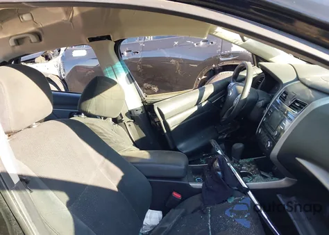 2015 Nissan Altima 2.5 S z USA, uszkodzony, nr VIN 1N4AL3AP1FC588142